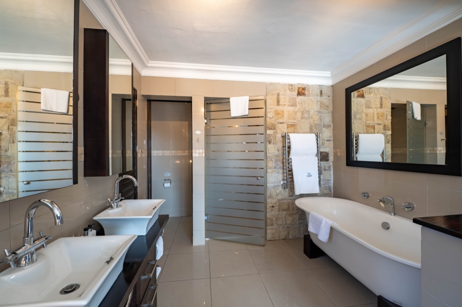 9 Bedroom Property for Sale in The Heads Western Cape